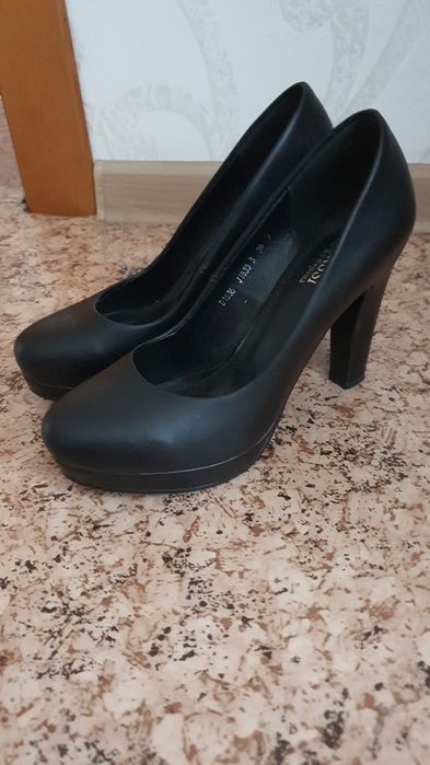 Обувь женская 5 пар за 10 000