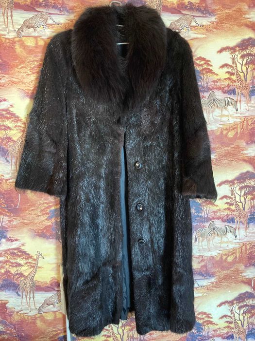 Нутриевая женская шуба