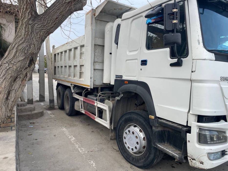 Самосвал HOWO сотилади !