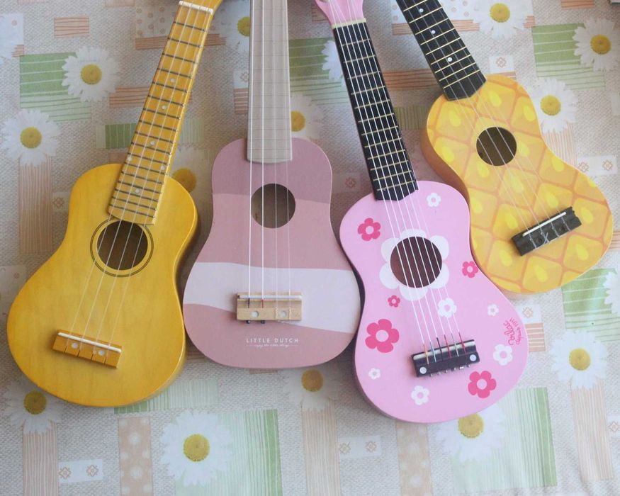Ukulele Classical - дървени , звучат добре.