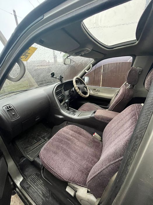 Продам Nissan largo