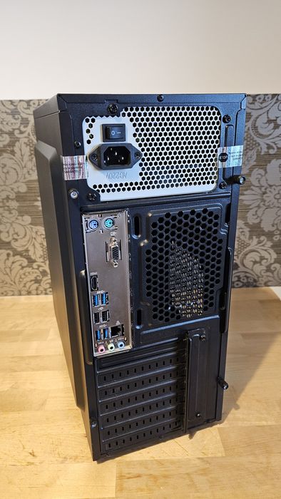 PC Desktop  | AMD Athlon 3000G | 8GB DDR4 | SSD 240GB | Windows 11 Pro | Impecabil