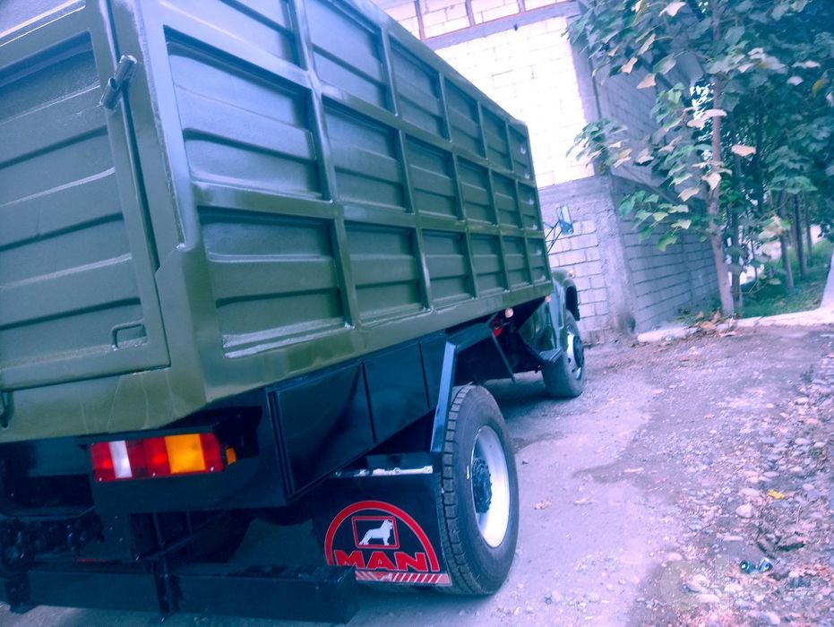 Zil 130 sotiladi