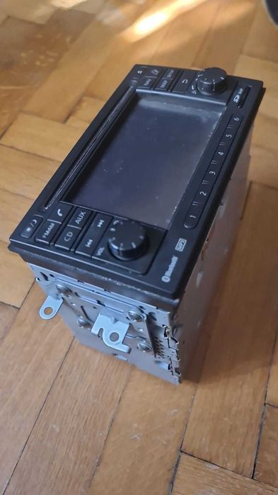 Statie multimedia - navigatie - radio - cd player pt Nissan X-Trail T31 - DEFECTA