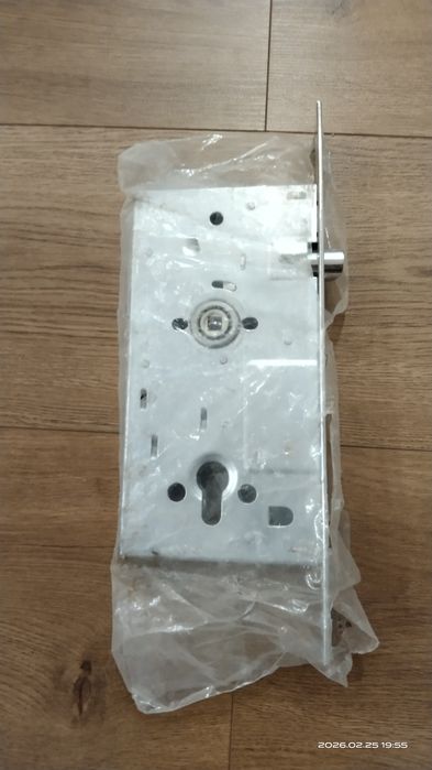 Замок внутриний врезной