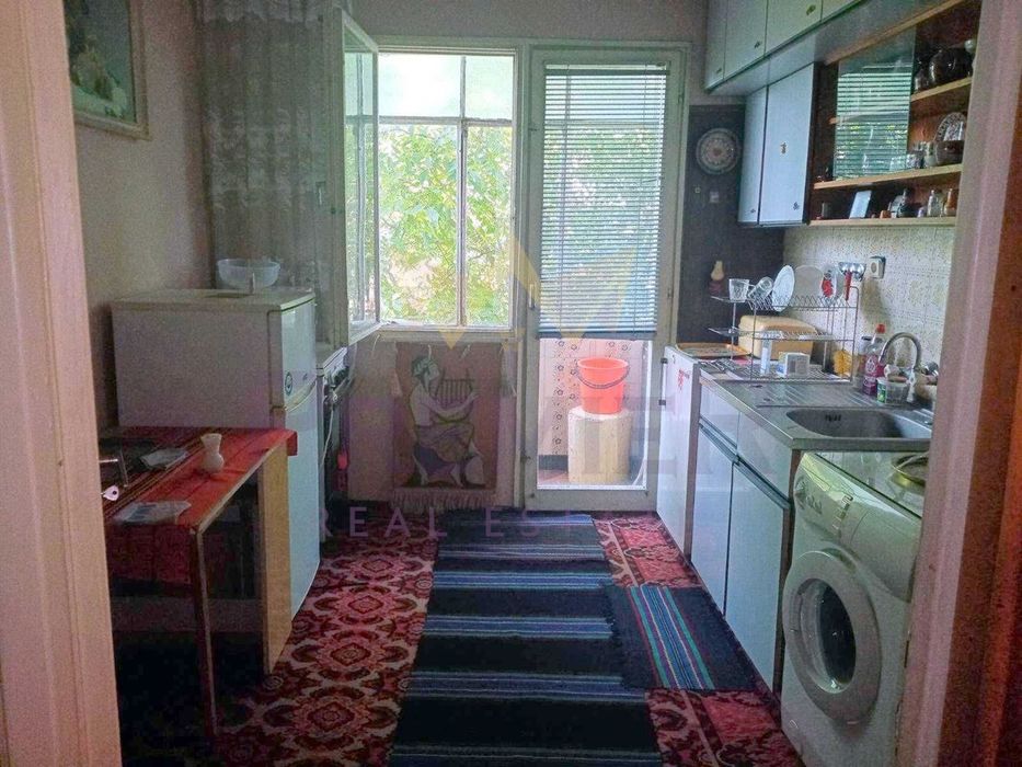 Продава се Четиристаен апартамент в Пловдив, Прослав - 80 кв.м за 1005 €/кв.м - Снимка #9