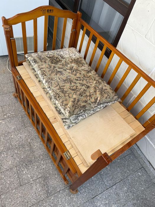 Продается манеж-кроватка