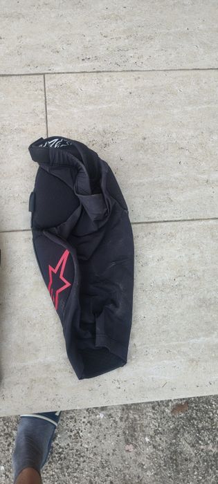 cotiere si genunchiere alpinestars