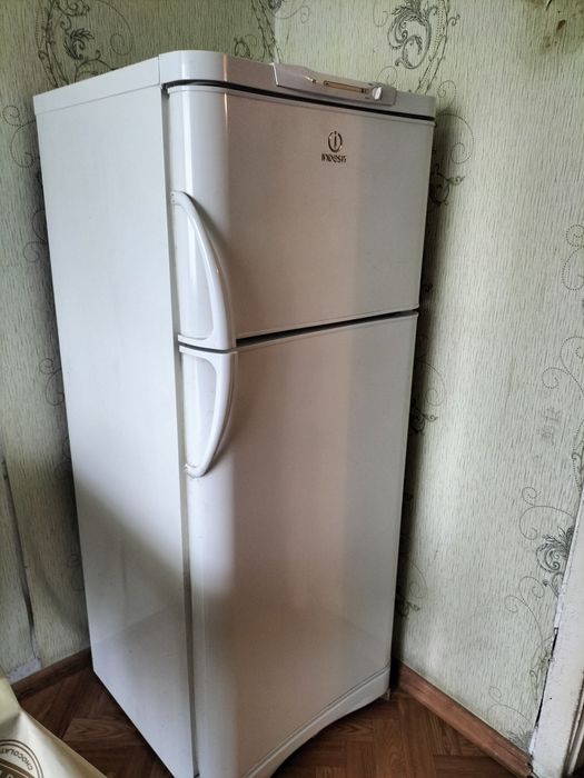 Продам холодильник б/у