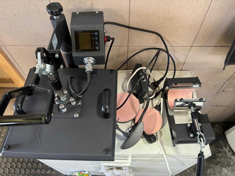 Presă termică 8 în 1 pentru personalizări textile și promoționale