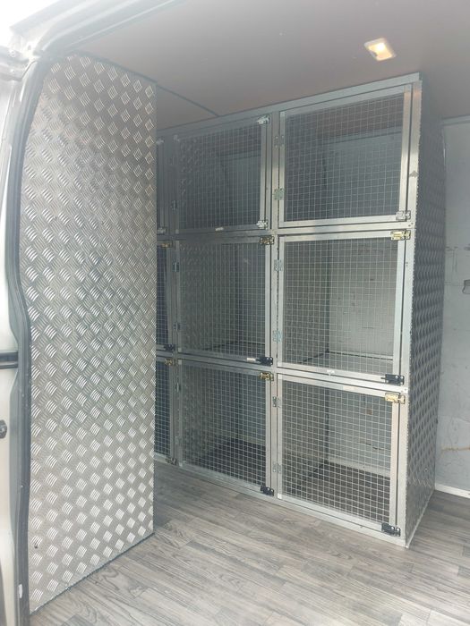 Echipez mașini transport câini