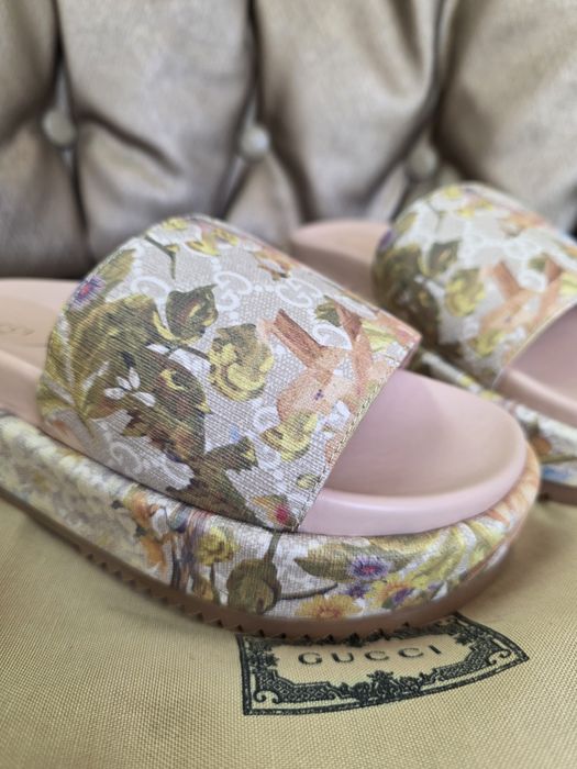 Налични чехли Gucci