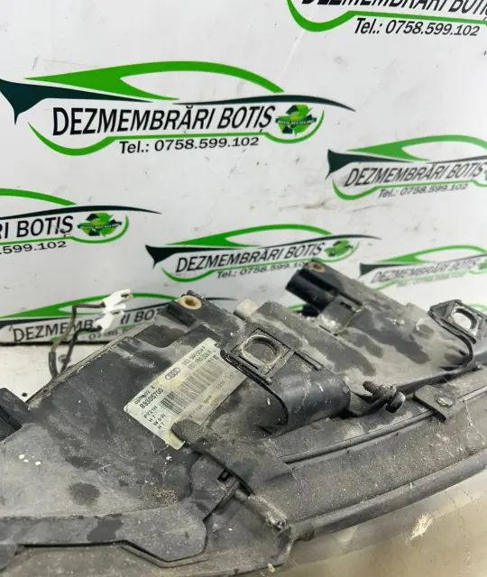 Far dreapta 8E0941004F 8E0941004F Audi A4 2001 1.9 TDI 5MT (130 hp)
