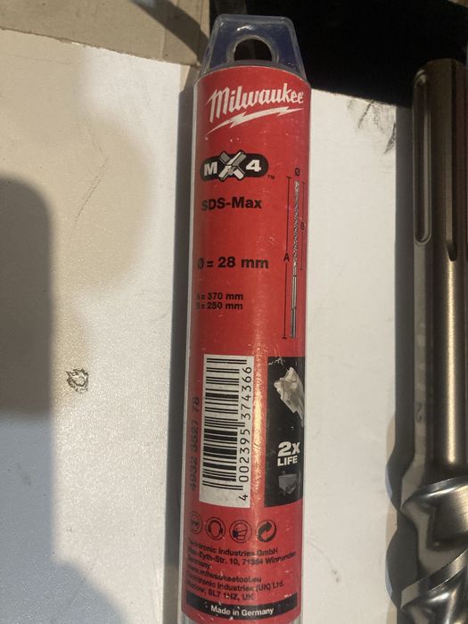 Burghiu Milwaukee Sds Max 28x370mm 4 cutite Nou Germania