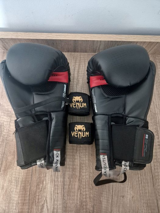 Manusi de box+bandaje(venum)