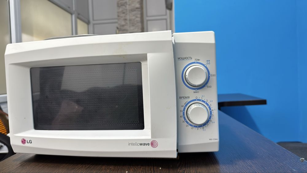 Продам микроволновую печь