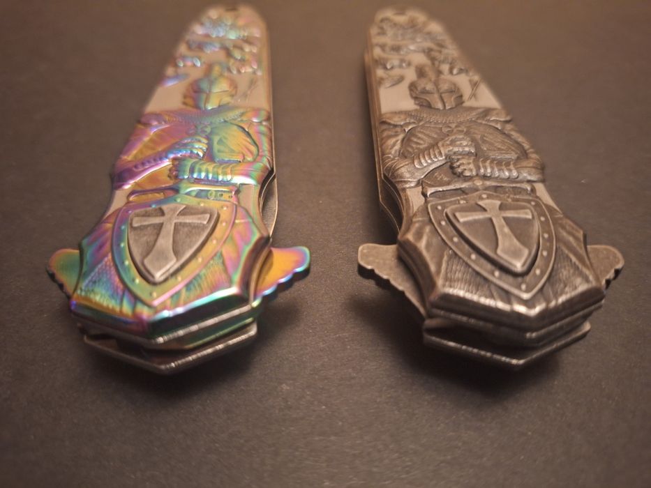 Сгъваем полуавтоматичен нож (3D-релефен)-два цвята