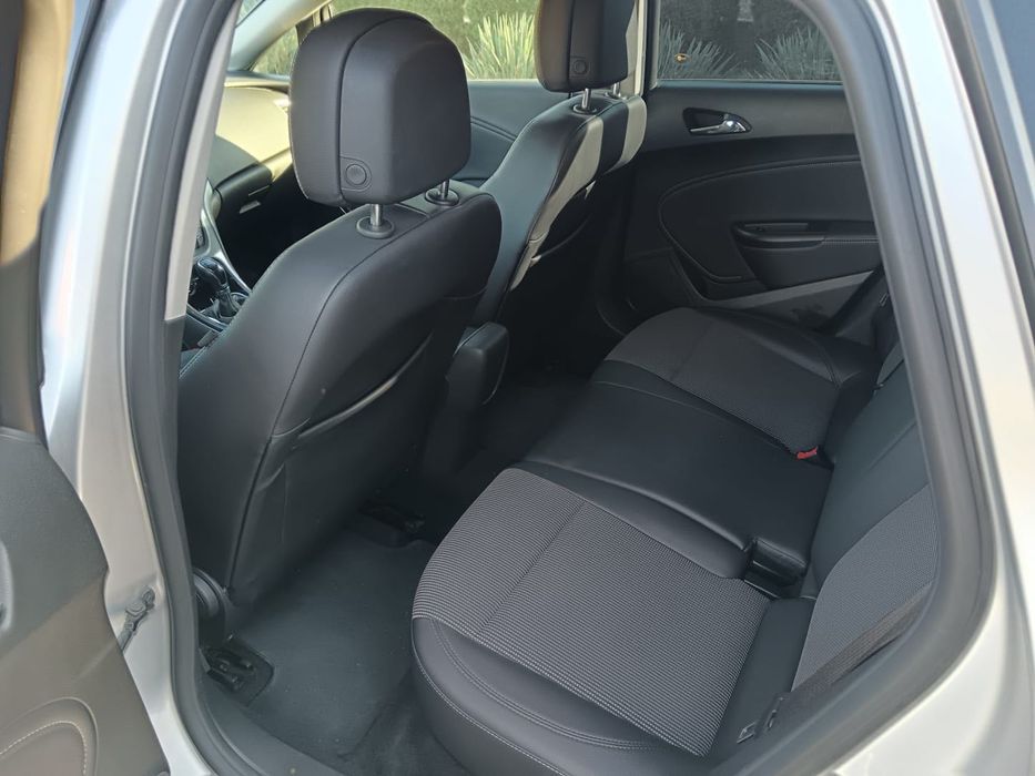 De vânzare opel astra j