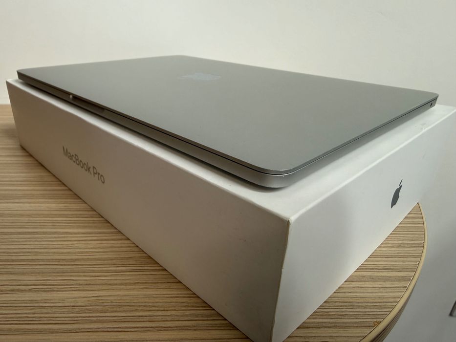 macbook Pro 13" 2016, i5, 8Gb, 256SSD folosit, fara charger
