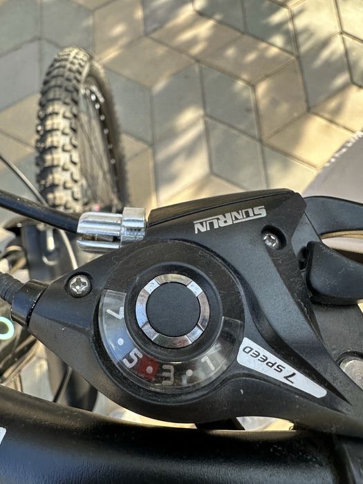 Продам новый велосипед Leinak