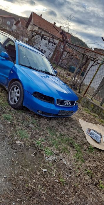 Ауди А4 Б5 на части