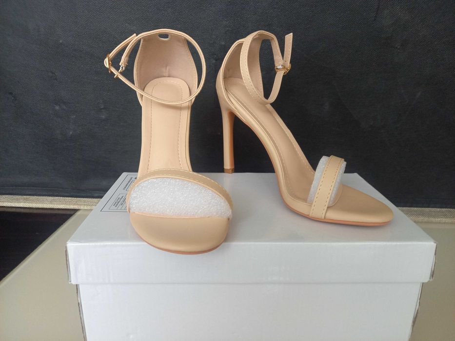 Дамски сандали на ток