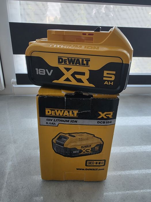 Acumulator DeWalt XR 18V 5Ah DCB184 NOU