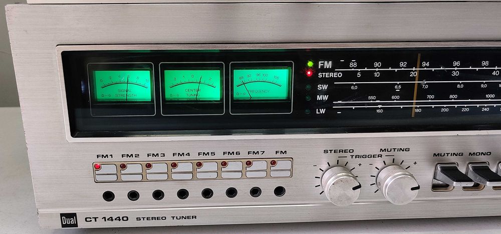 Tuner radio Dual CT 1440 analog retro 1979 vumetre ace pt amplificator