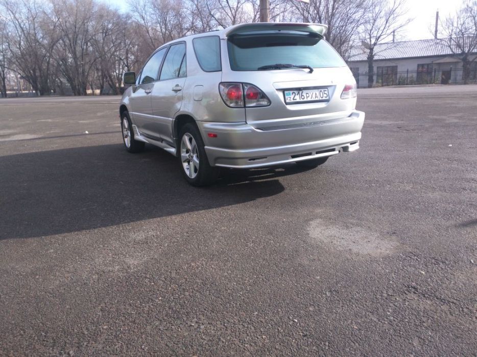 Продам накладки на Лексус RX 300
