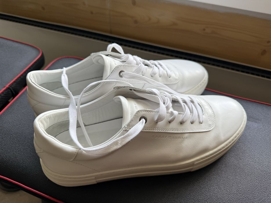 Tommy Hilfiger, 44 номер