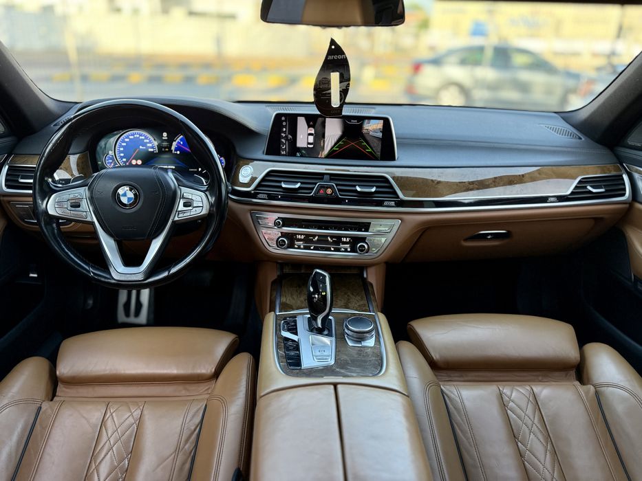 • Bmw Seria 7 G11 730d Xdrive / 2016 / M Packet / Variante Auto +/-