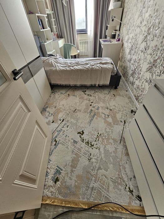 Ковер 2×3 в хорошем состоянии