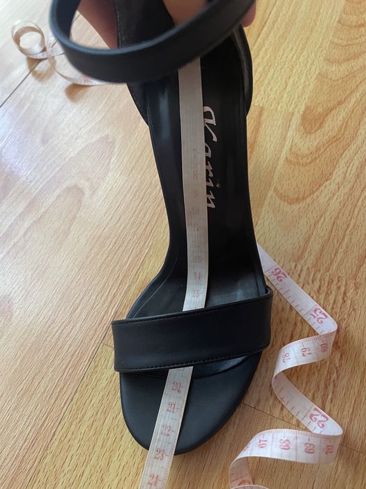 Sandale cu toc stiletto