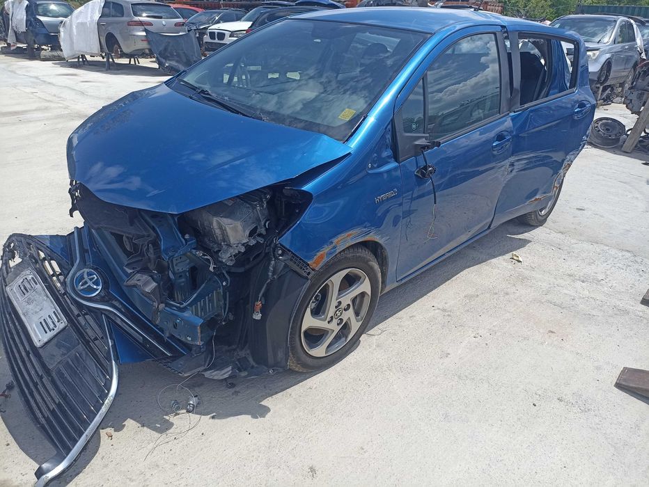 Тойота Ярис хибрид / Toyota Yaris  HYBRID  2016г. P13 - на части