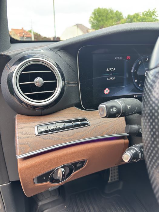 Mercedes e22d.