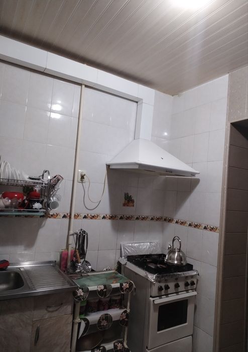 Продаётся 3комнатная квартира , 4этаж,9микрорайон по середине,не торце