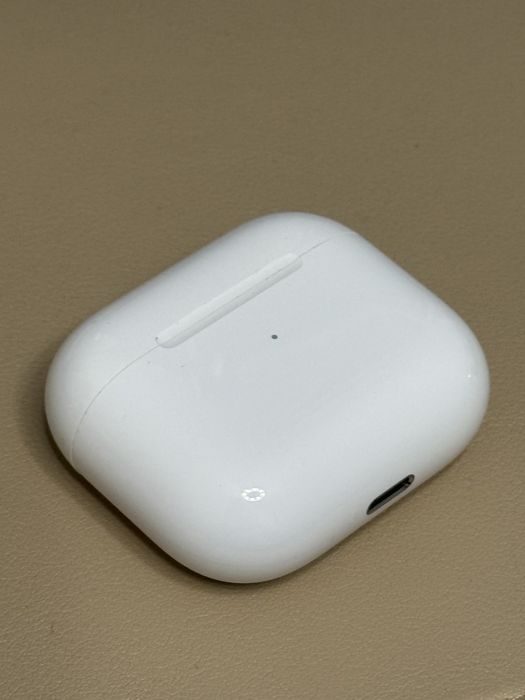 Airpods 2 с чехлом новые