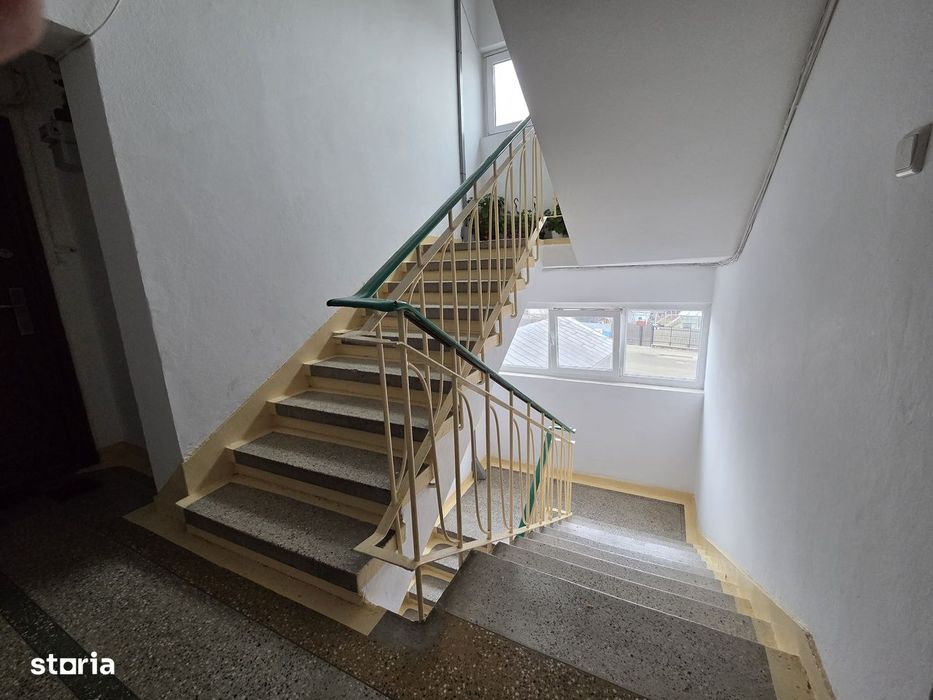 Apartament 2 camere etaj 2 zona Casa de Cultura Adjud