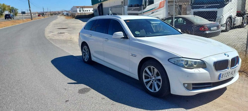 De vanzare BMW 520d f11 masina personala ,recent adusa