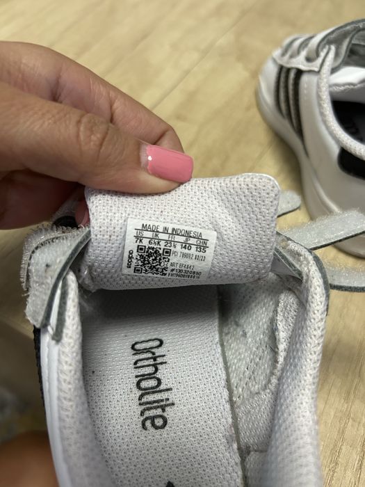 Adidas Superstar 23 1/2