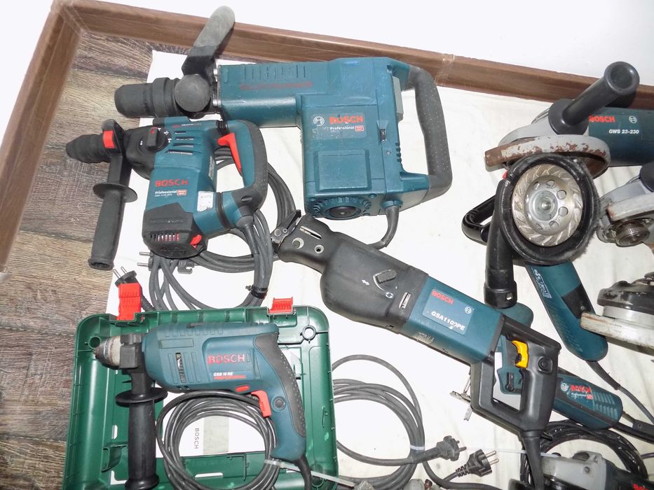 Scule Bosch 220V  profesionale(albastru) si semiprofesionale(verzi)