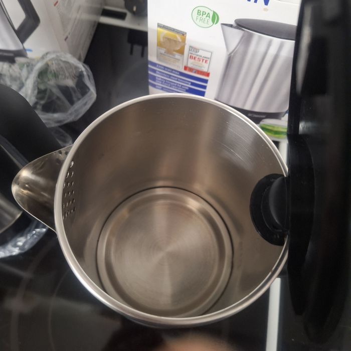 Кани за гореща вода / електрически кани Bomann