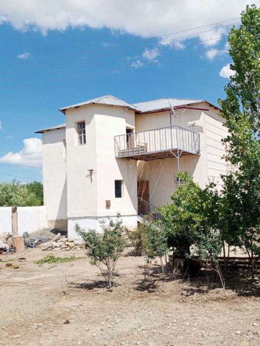 Продается двух этажный дом.