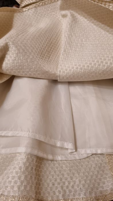 Продам нарядное платье для девочки