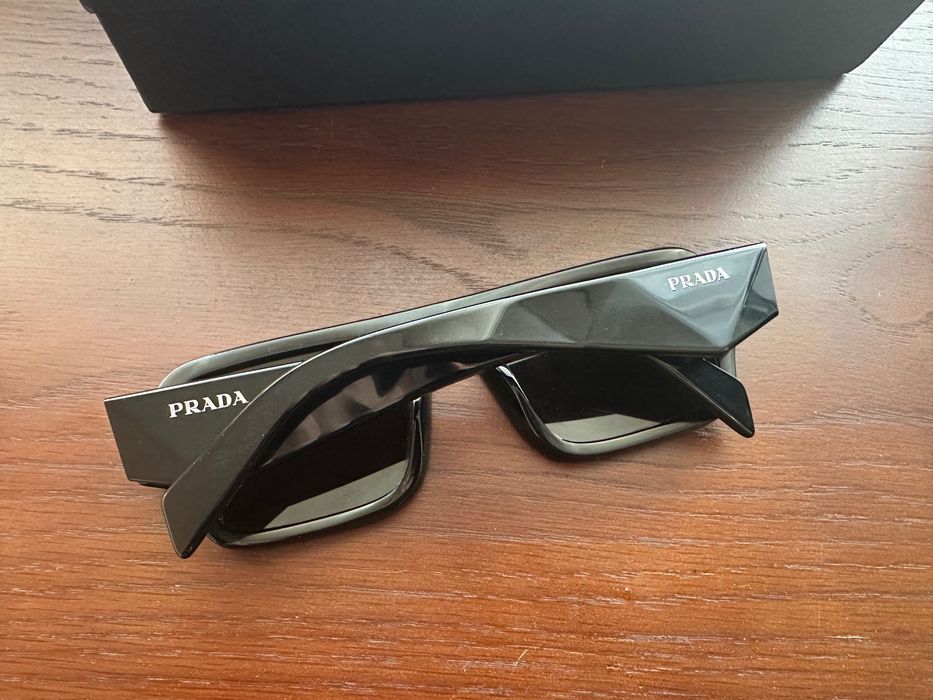Мъжки слънчеви очила Prada