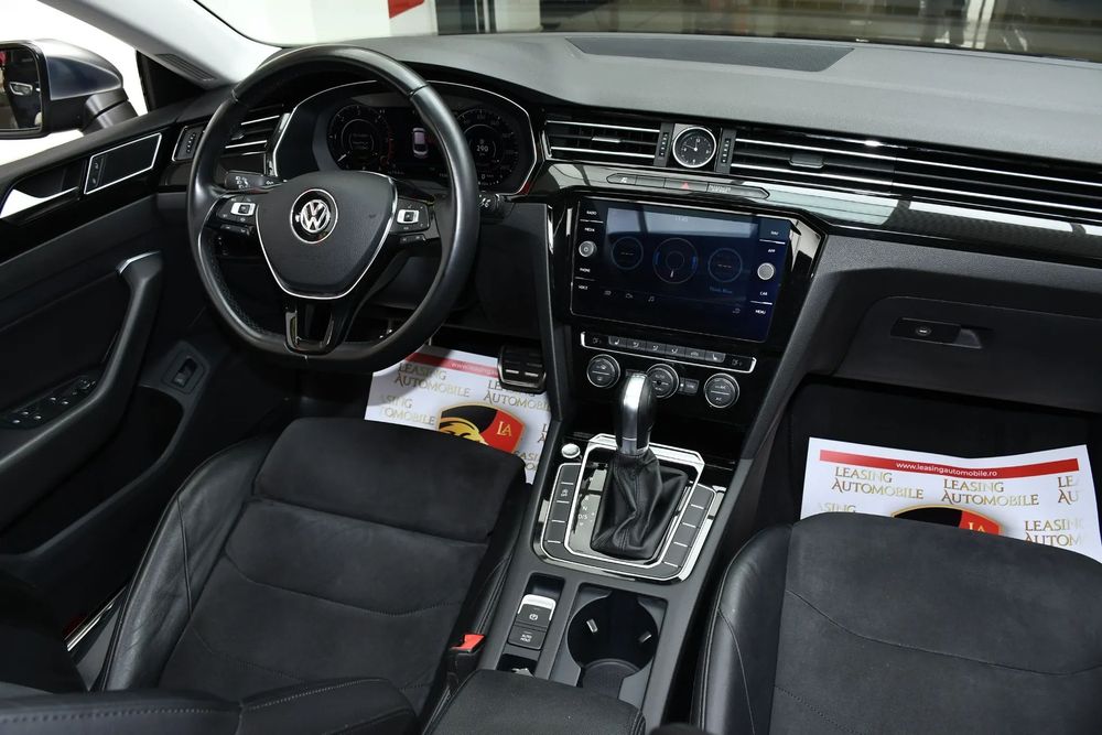 Volkswagen ARTEON BiXenon ACC Lane Assist Panoramic Ceasuri Digitale Alcantara Camere360