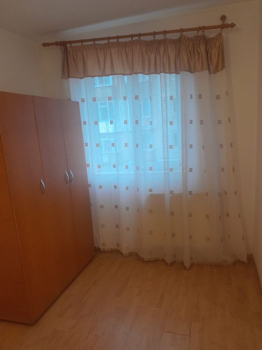 Închiriez apartament
