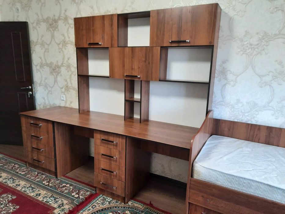 Двухместная парта с полками