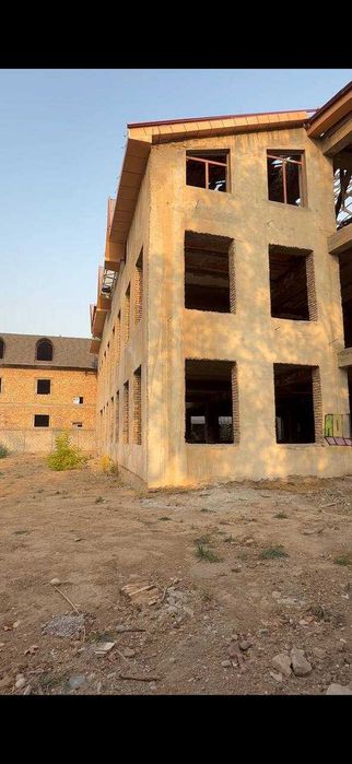 Коммерческий объект под реконструкцию 2898 м² 
Участок: 50 соток