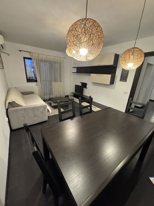 Apartament 4 camere de inchiriat